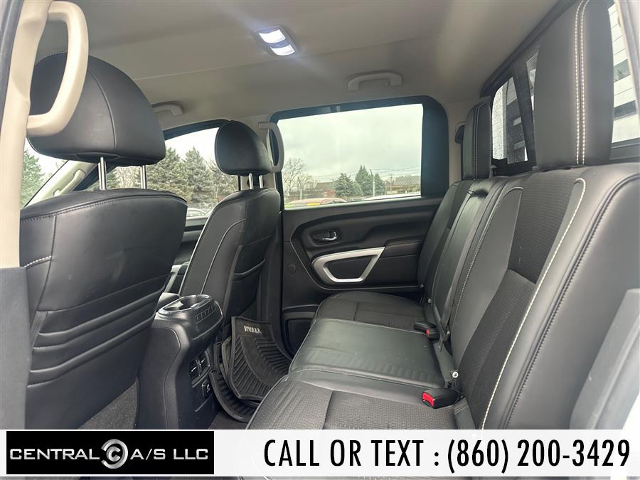 2017 Nissan Titan 4x4 Crew Cab PRO-4X photo