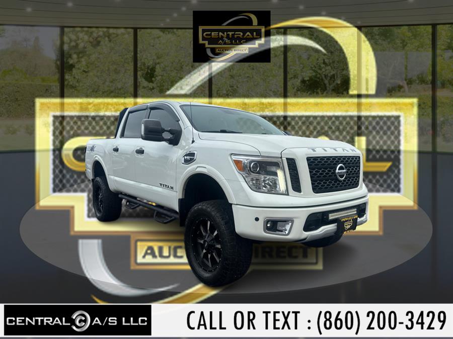 2017 Nissan Titan 4x4 Crew Cab PRO-4X photo