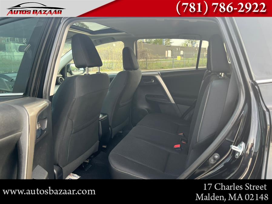 2015 Toyota RAV4 AWD 4dr XLE (Natl) photo