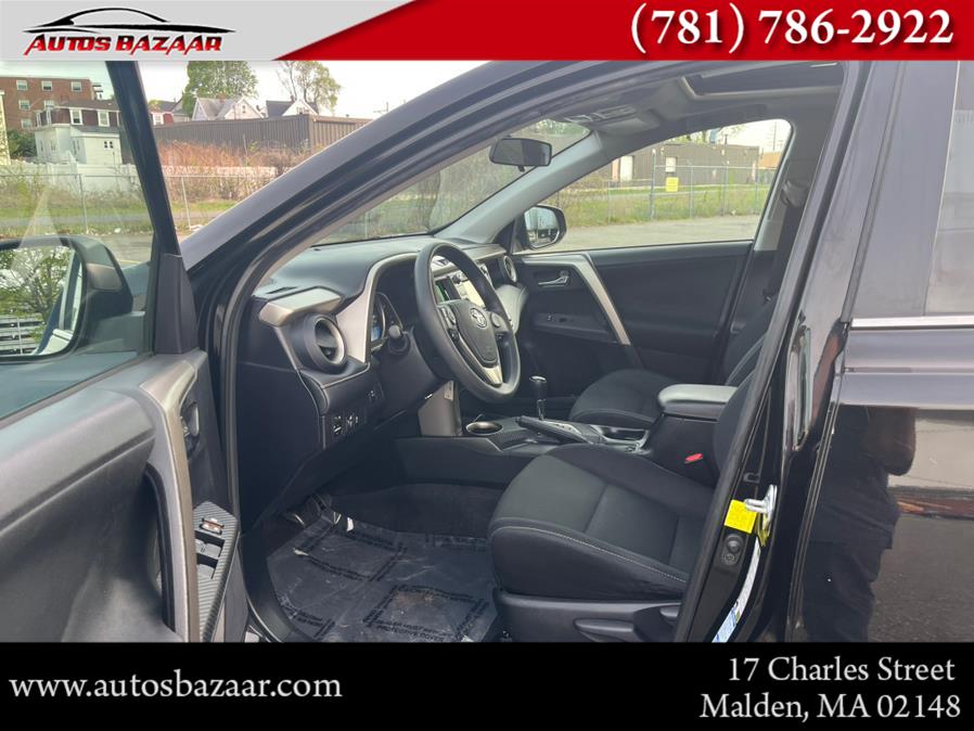 2015 Toyota RAV4 AWD 4dr XLE (Natl) photo