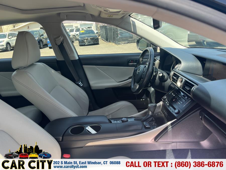 2014 Lexus IS 250 photo