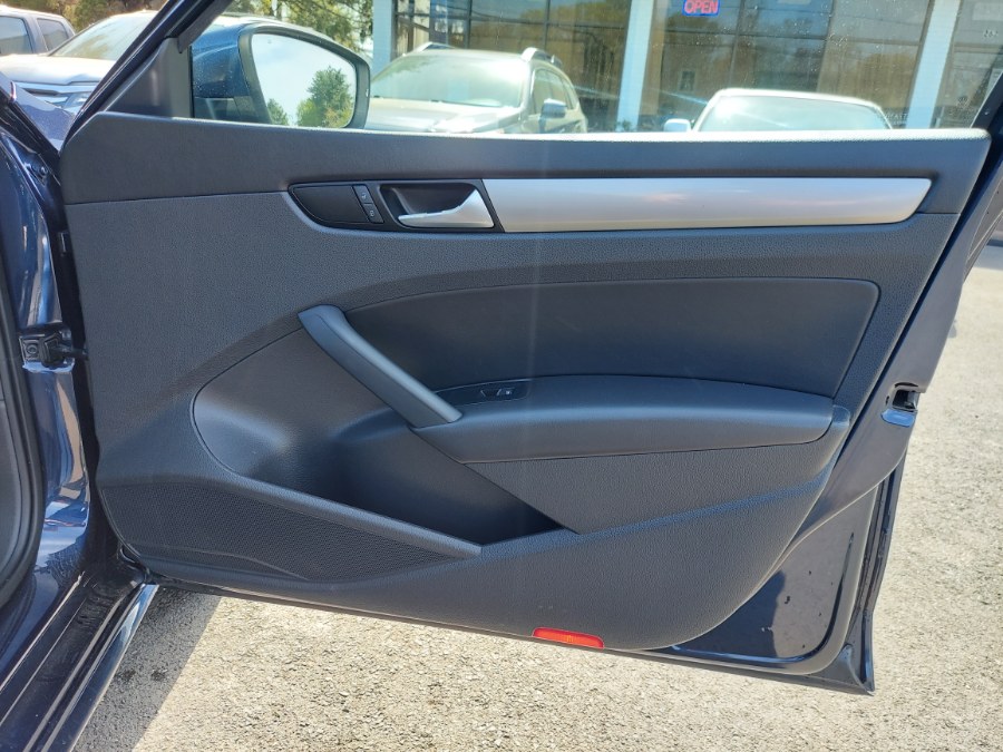 2014 Volkswagen Passat S PZEV photo