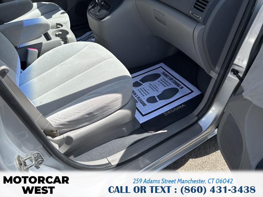 2008 Kia Sedona LX photo