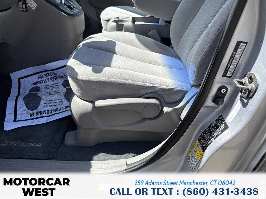 2008 Kia Sedona LX photo