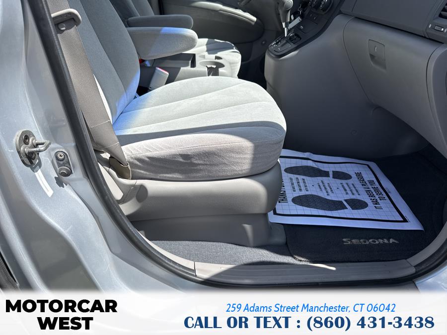 2008 Kia Sedona LX photo