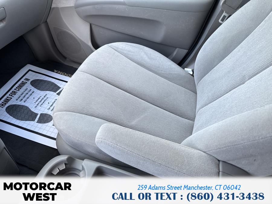 2008 Kia Sedona LX photo