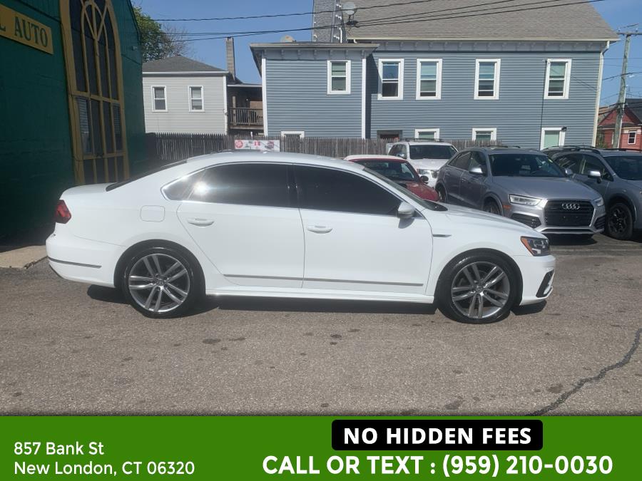 2017 Volkswagen Passat R-Line w/Comfort Pkg Auto photo