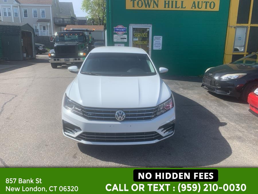 2017 Volkswagen Passat R-Line w/Comfort Pkg Auto photo