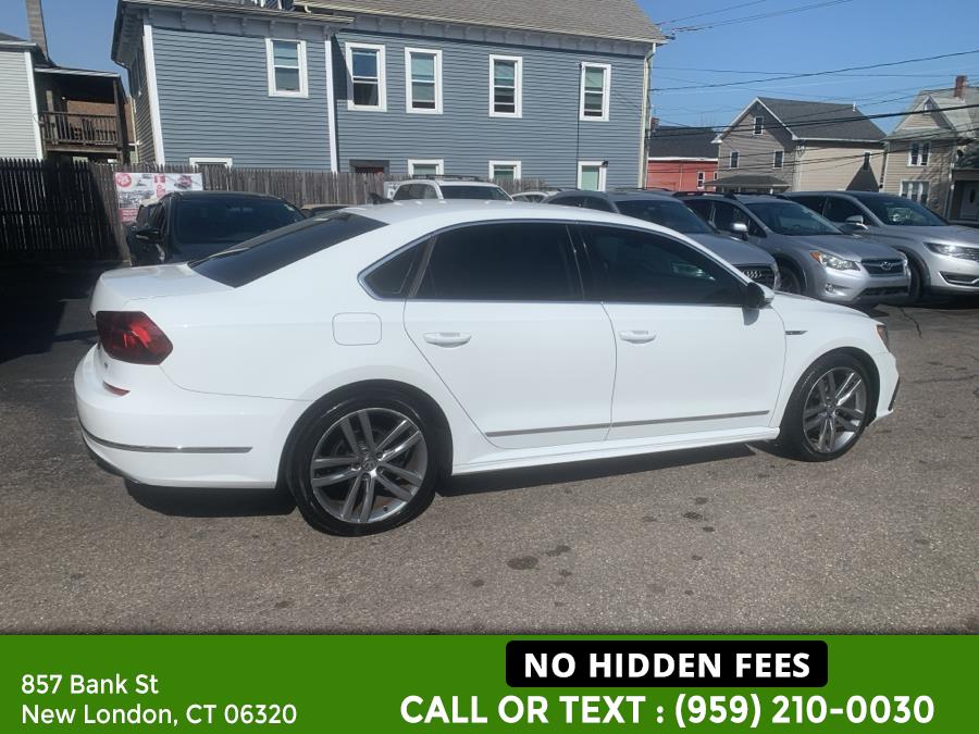 2017 Volkswagen Passat R-Line w/Comfort Pkg Auto photo