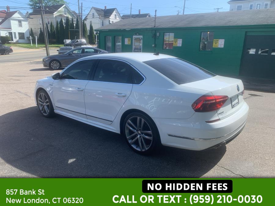 2017 Volkswagen Passat R-Line w/Comfort Pkg Auto photo