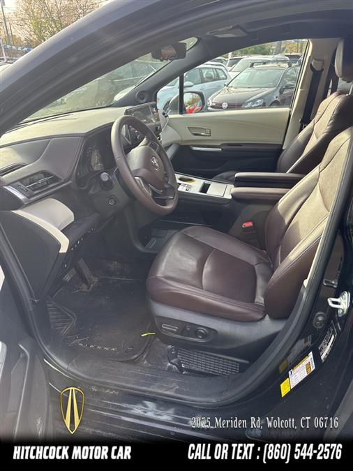 2023 Toyota Sienna Platinum photo