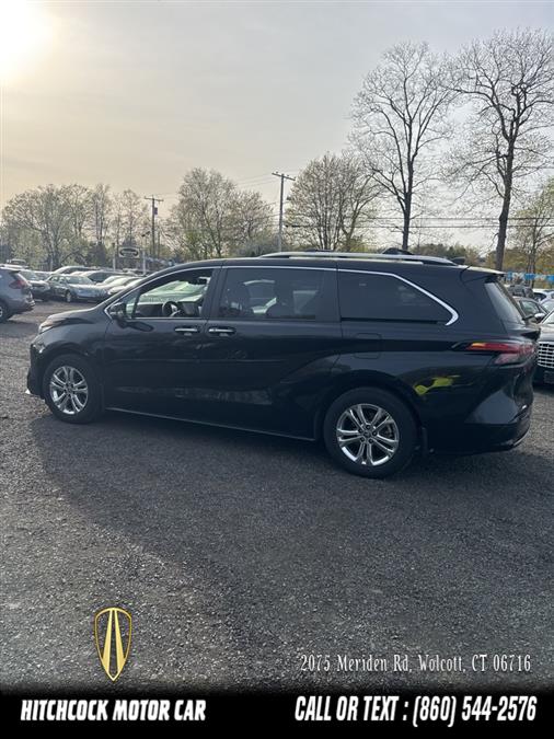 2023 Toyota Sienna Platinum photo