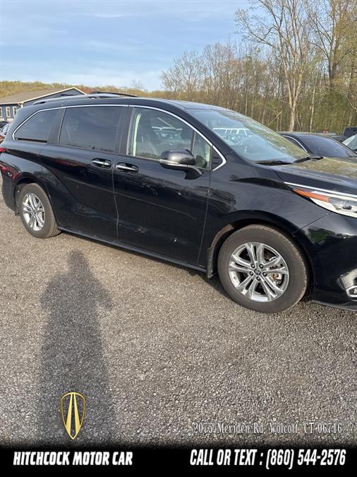 2023 Toyota Sienna Platinum photo