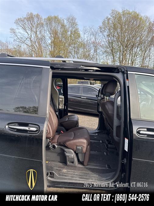 2023 Toyota Sienna Platinum photo
