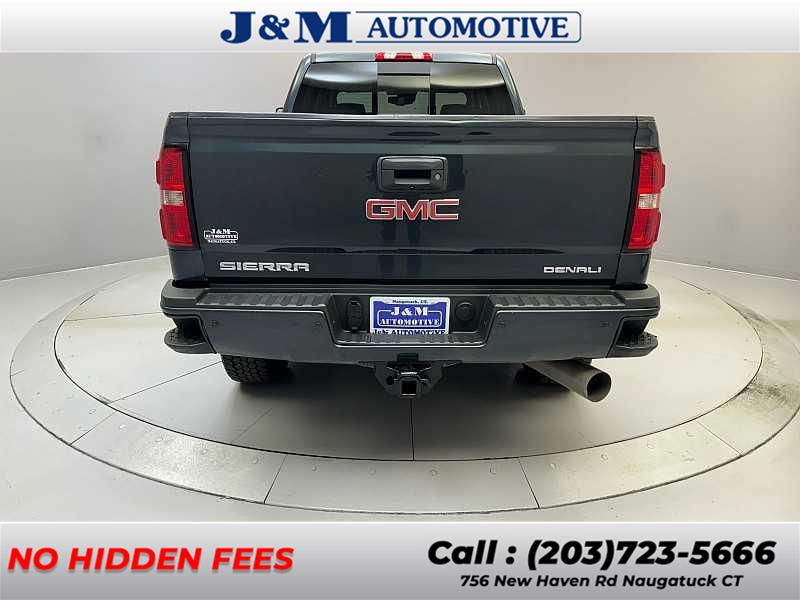 2019 GMC Sierra 2500HD Denali photo