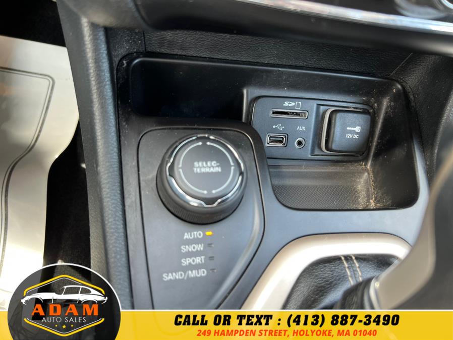 2016 Jeep Cherokee 4WD 4dr Latitude photo