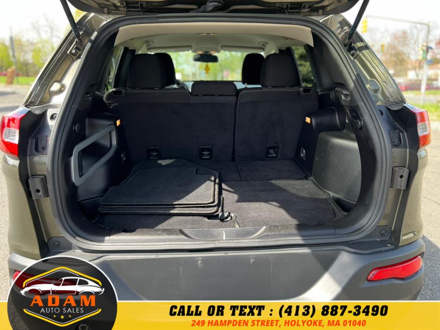 2016 Jeep Cherokee 4WD 4dr Latitude photo
