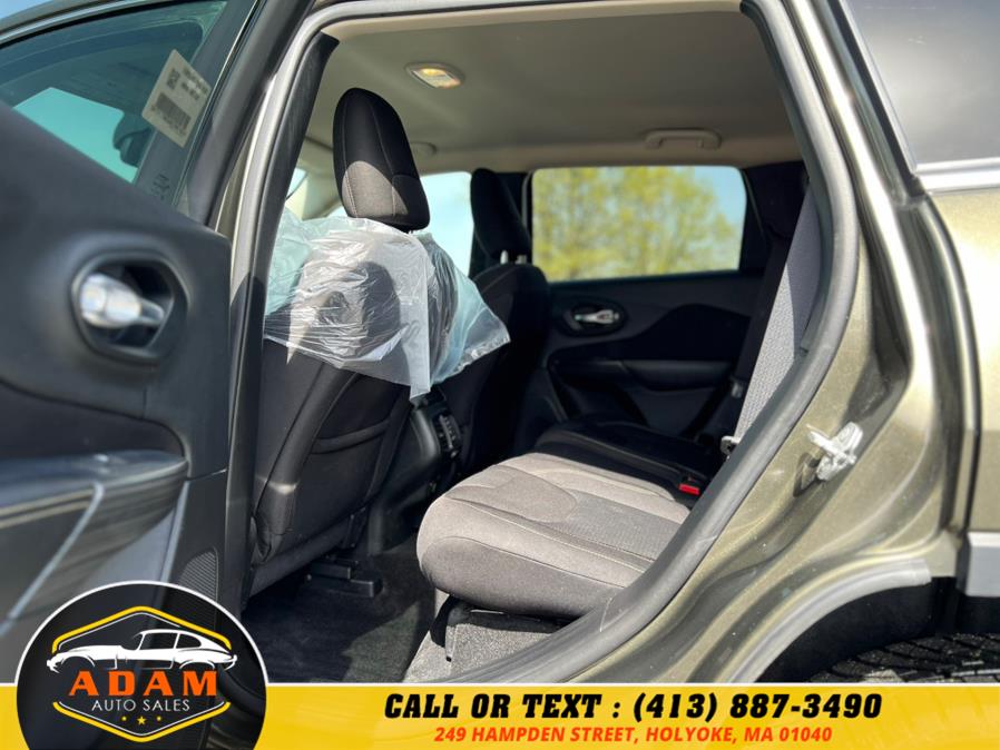 2016 Jeep Cherokee 4WD 4dr Latitude photo
