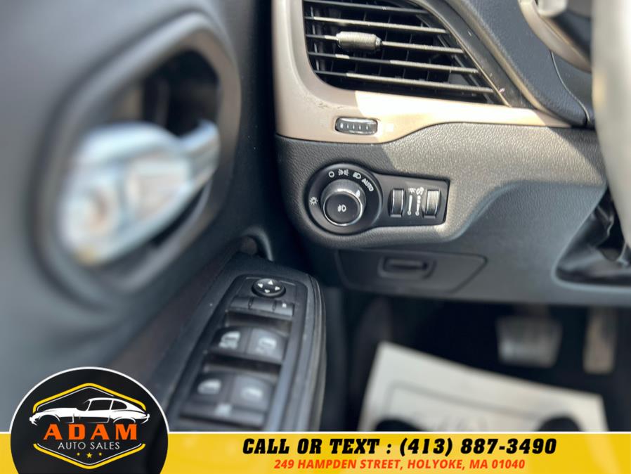 2016 Jeep Cherokee 4WD 4dr Latitude photo