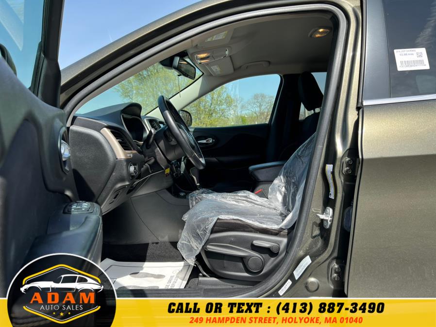 2016 Jeep Cherokee 4WD 4dr Latitude photo