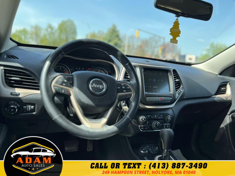 2016 Jeep Cherokee 4WD 4dr Latitude photo