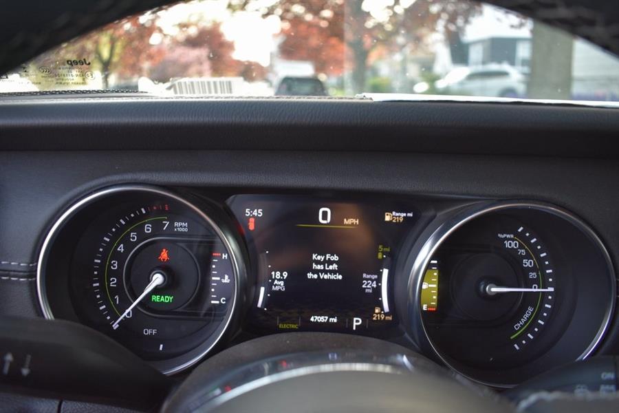 2023 Jeep Wrangler Sahara 4xe photo