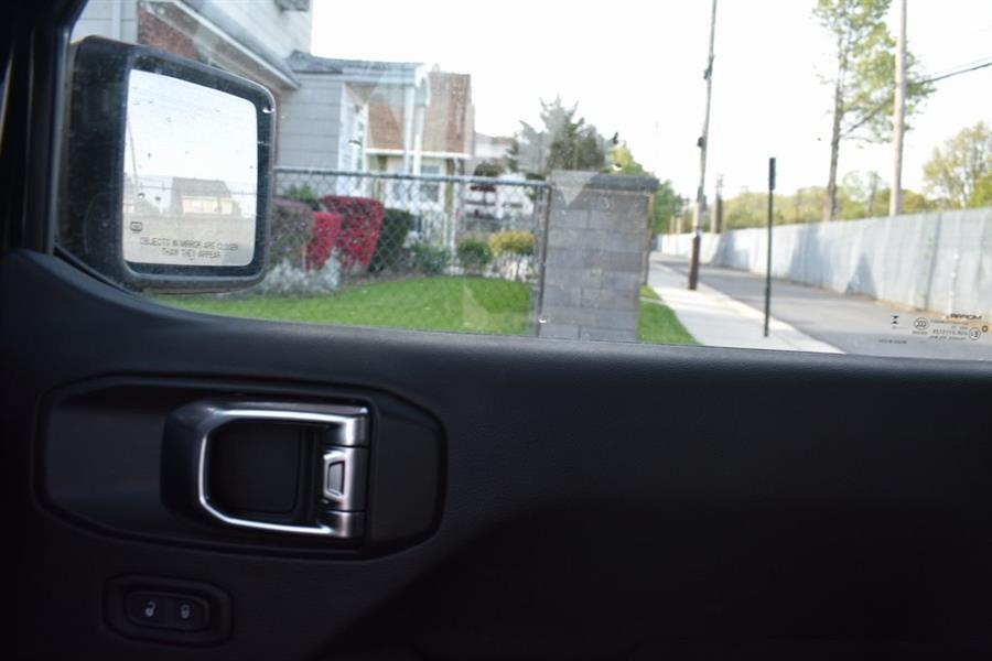 2023 Jeep Wrangler Sahara 4xe photo