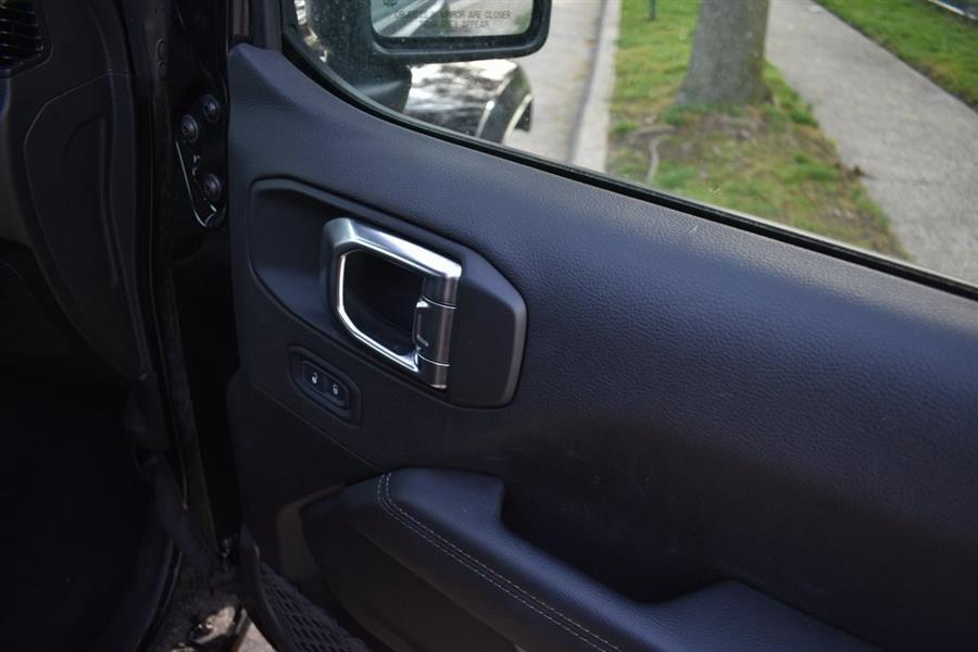 2023 Jeep Wrangler Sahara 4xe photo