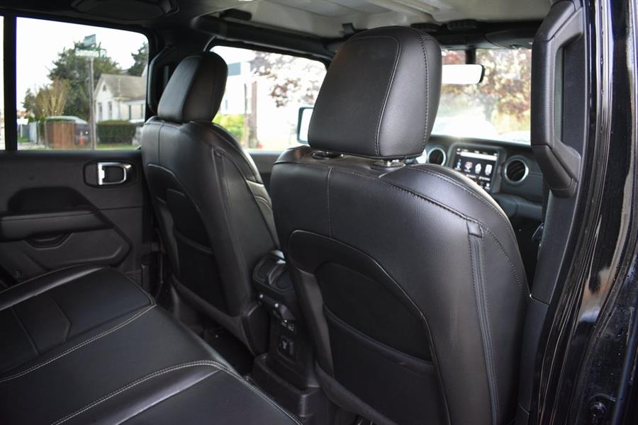 2023 Jeep Wrangler Sahara 4xe photo