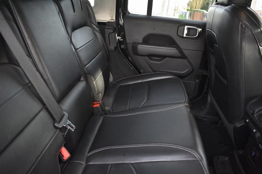 2023 Jeep Wrangler Sahara 4xe photo