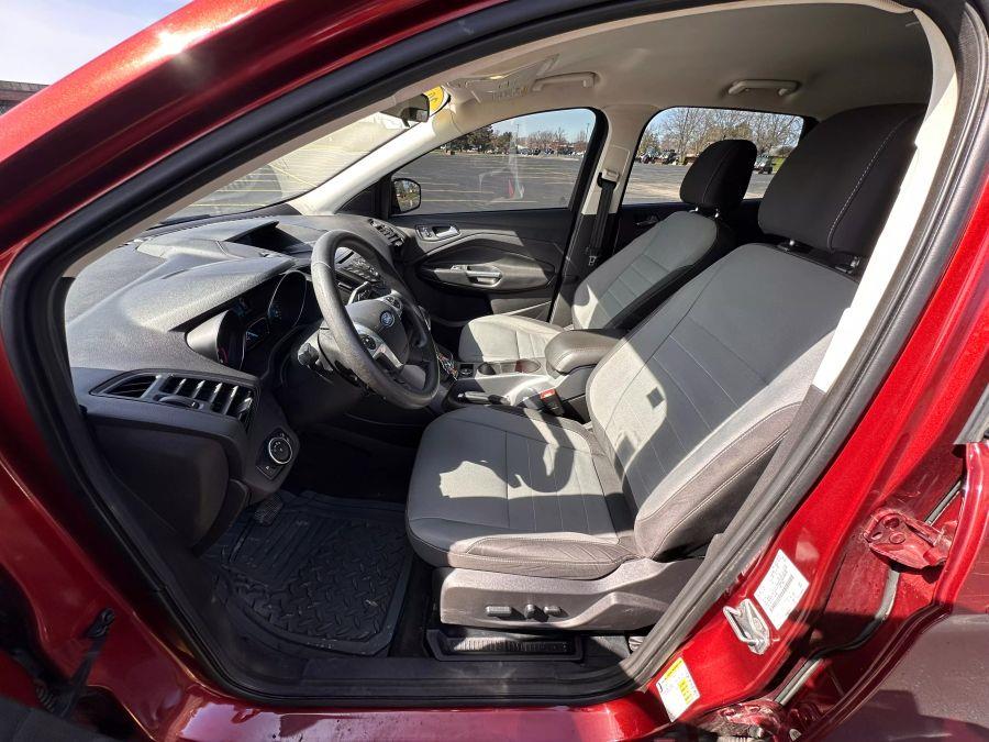 2016 Ford Escape SE Sport Utility 4D photo