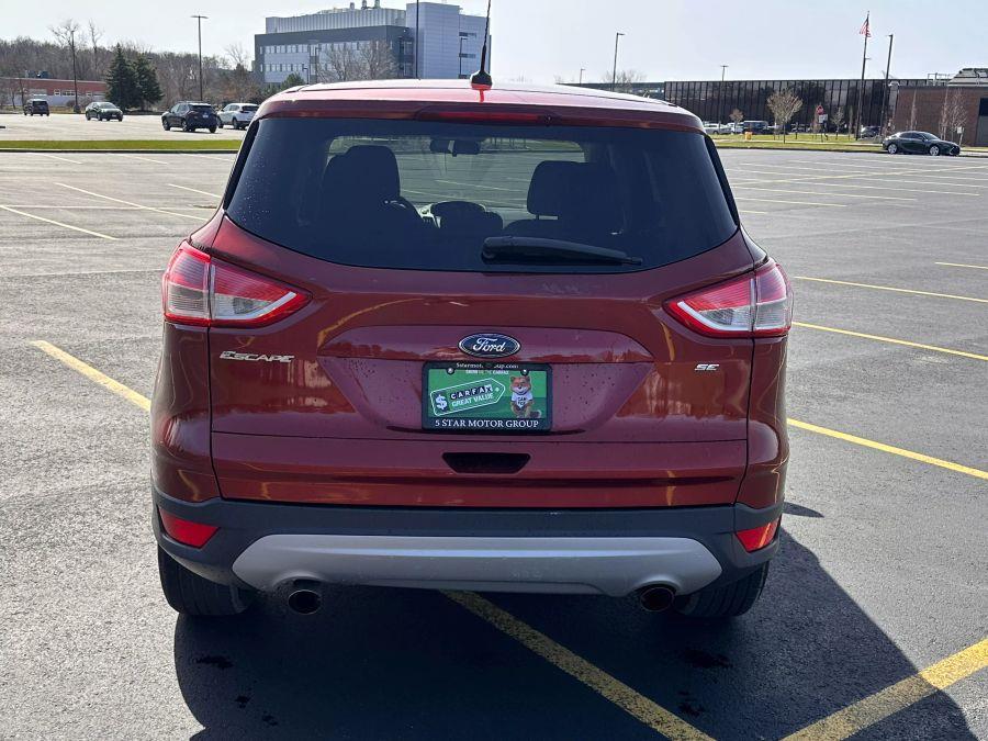 2016 Ford Escape SE Sport Utility 4D photo
