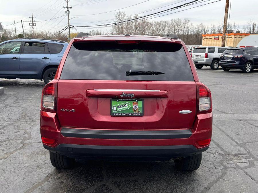 2016 Jeep Compass Latitude Sport Utility 4D photo
