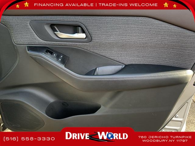 2023 Nissan Rogue SV photo 18