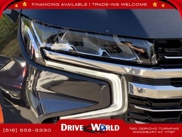 2022 Chevrolet Suburban LT photo