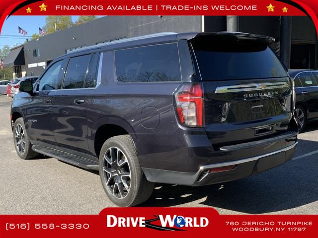 2022 Chevrolet Suburban LT photo