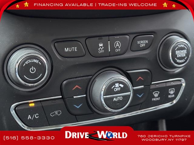 2023 Jeep Cherokee Altitude photo
