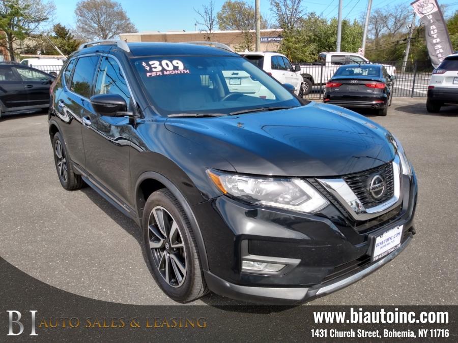 2019 Nissan Rogue SV photo 3