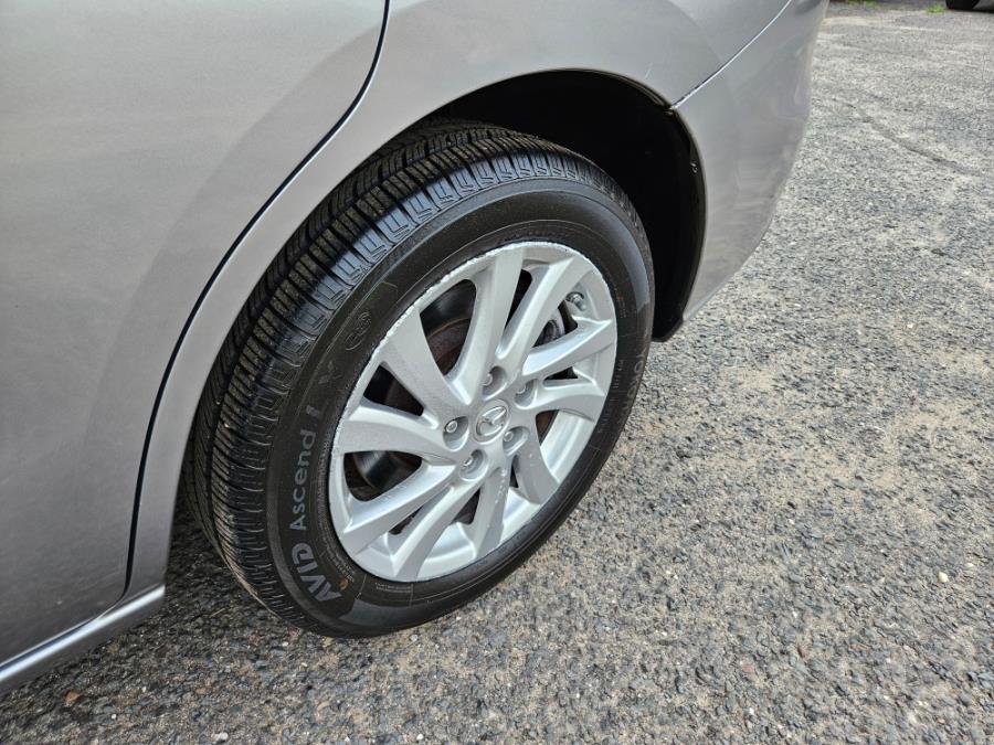 2012 Mazda Mazda5 Sport photo