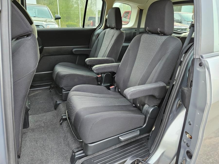 2012 Mazda Mazda5 Sport photo