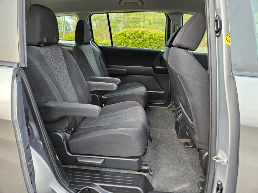 2012 Mazda Mazda5 Sport photo