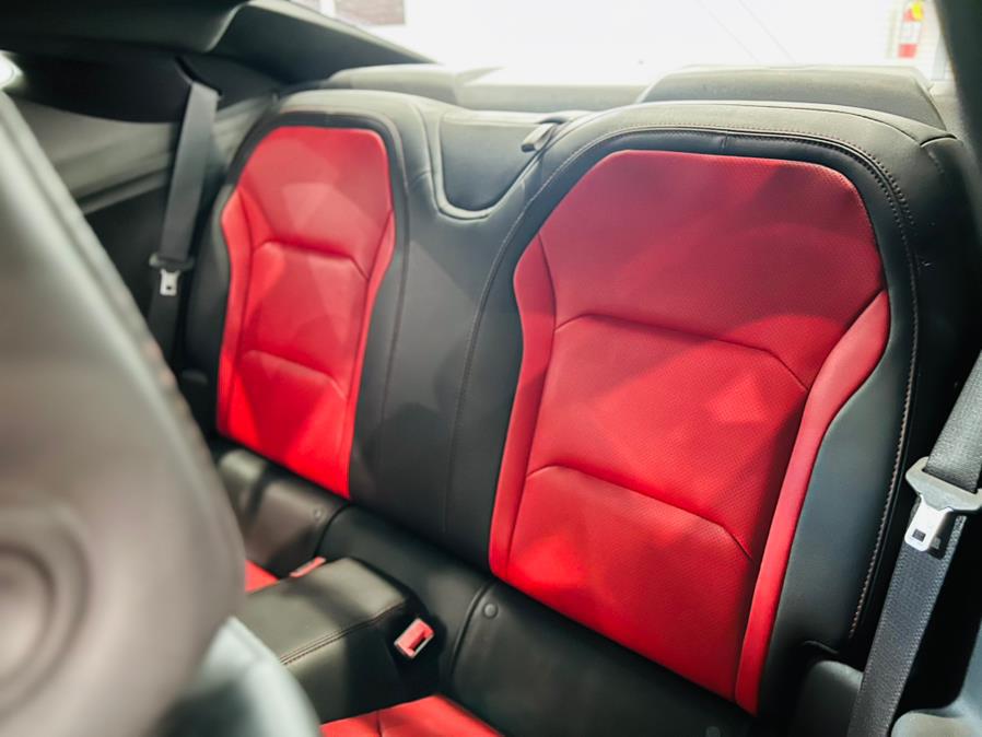 2018 Chevrolet Camaro 2dr Cpe 2LT photo