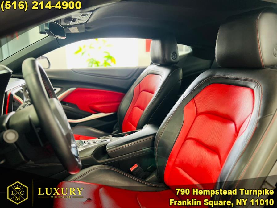 2018 Chevrolet Camaro 2dr Cpe 2LT photo