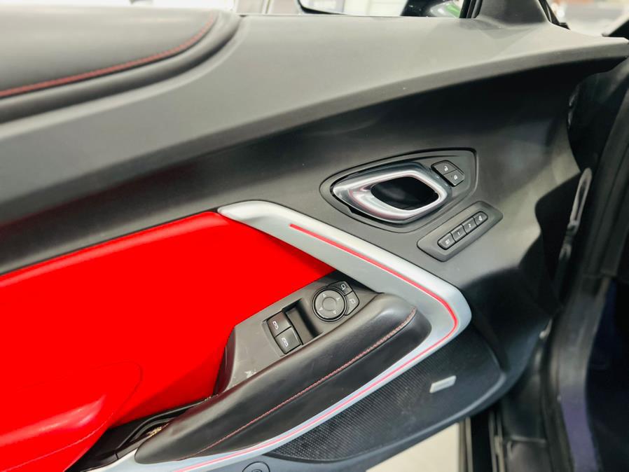 2018 Chevrolet Camaro 2dr Cpe 2LT photo