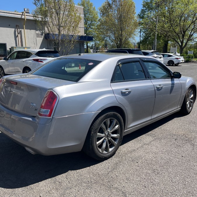 2014 Chrysler 300 S photo