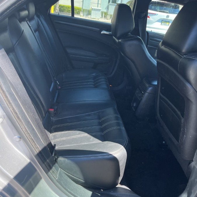 2014 Chrysler 300 S photo