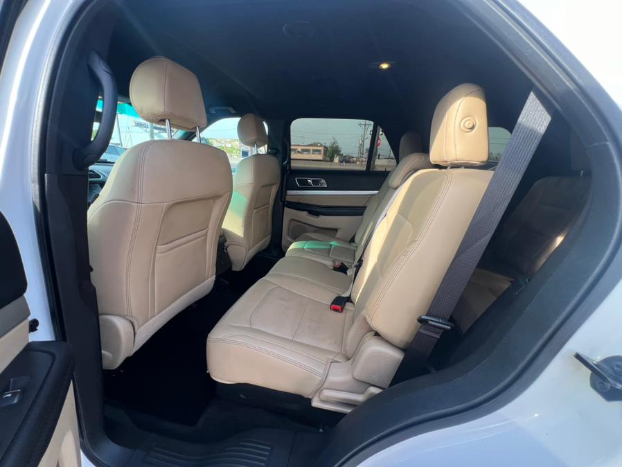 2016 Ford Explorer FWD 4dr XLT photo