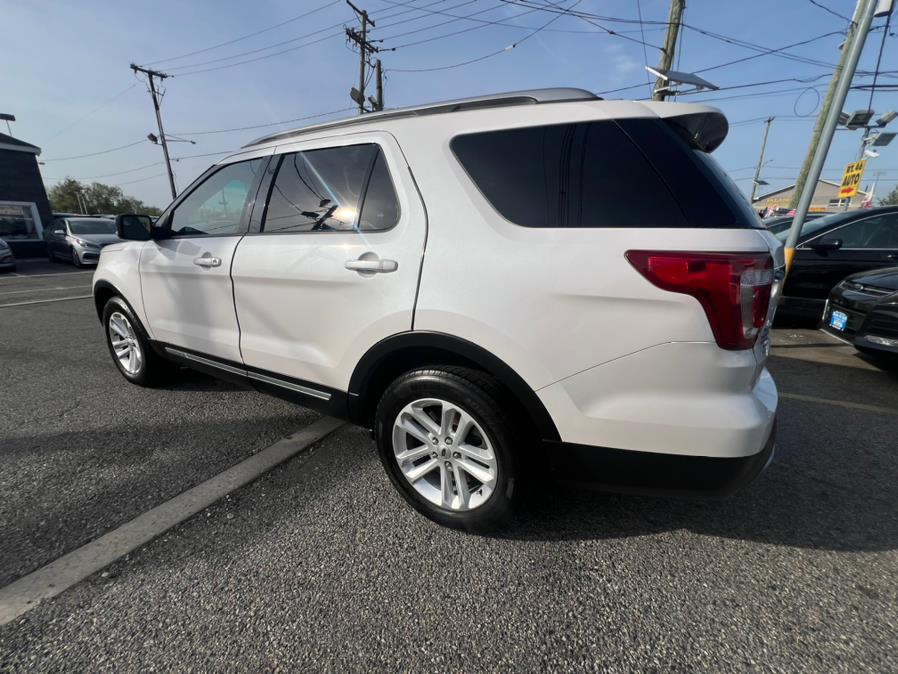 2016 Ford Explorer FWD 4dr XLT photo