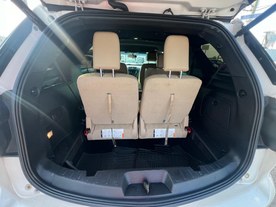 2016 Ford Explorer FWD 4dr XLT photo