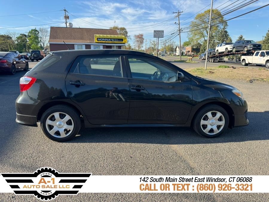 2010 Toyota Matrix photo